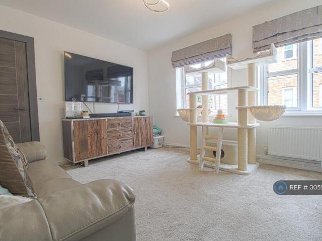 3 bedroom detached house to rent