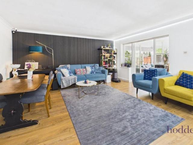 3 bedroom detached house to rent