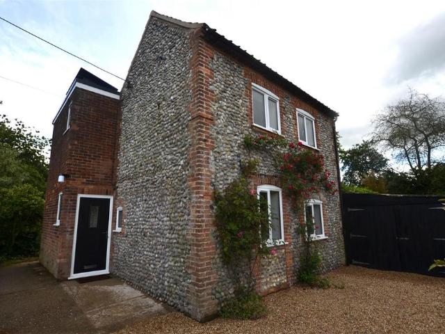 3 bedroom detached house to rent