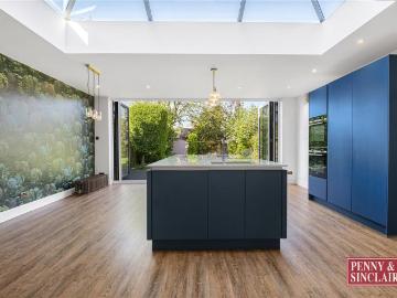 3 bedroom detached house to rent