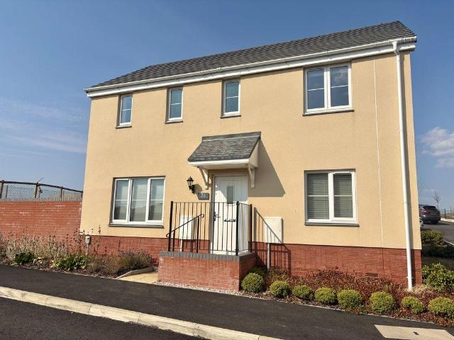 3 bedroom detached house to rent