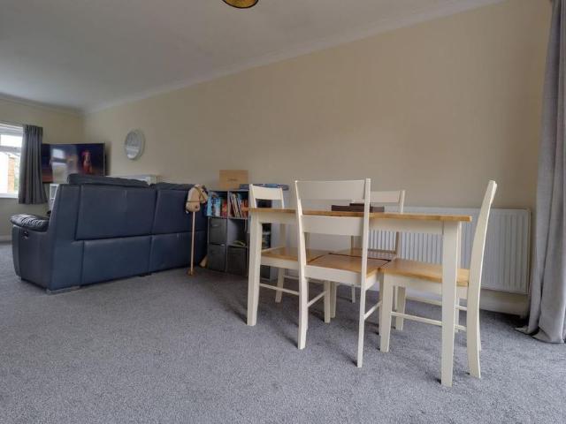 3 bedroom detached house to rent