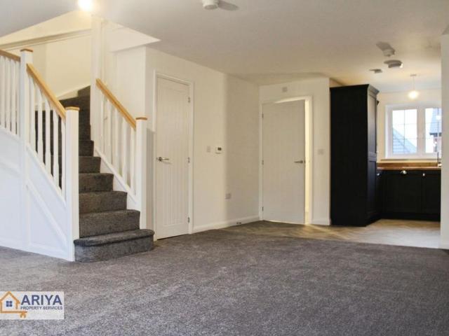 3 bedroom detached house to rent