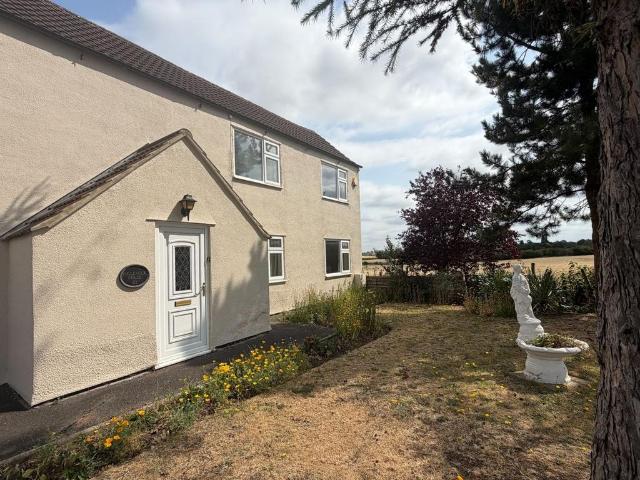3 bedroom detached house to rent