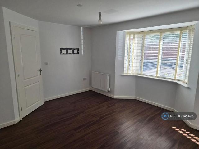 3 bedroom detached house to rent