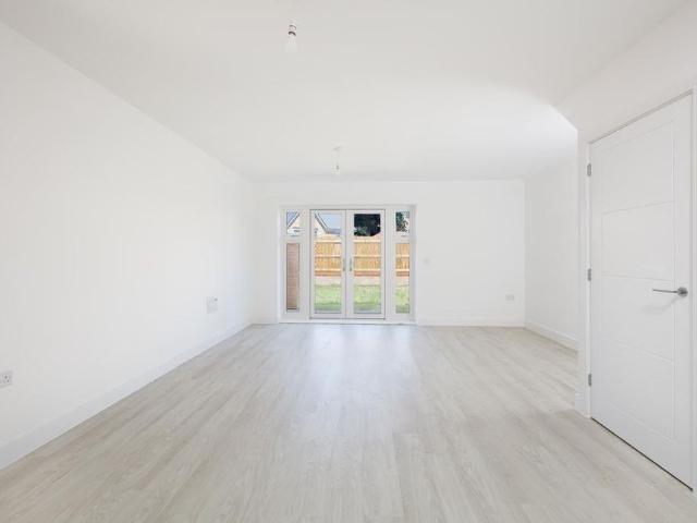 3 bedroom detached house to rent