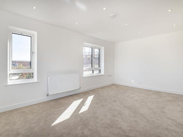 3 bedroom detached house to rent