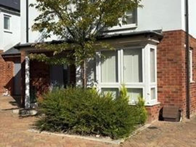 3 bedroom detached house to rent
