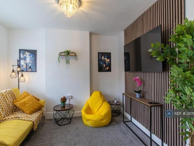 3 bedroom detached house to rent