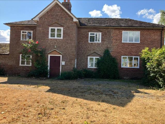 3 bedroom detached house to rent
