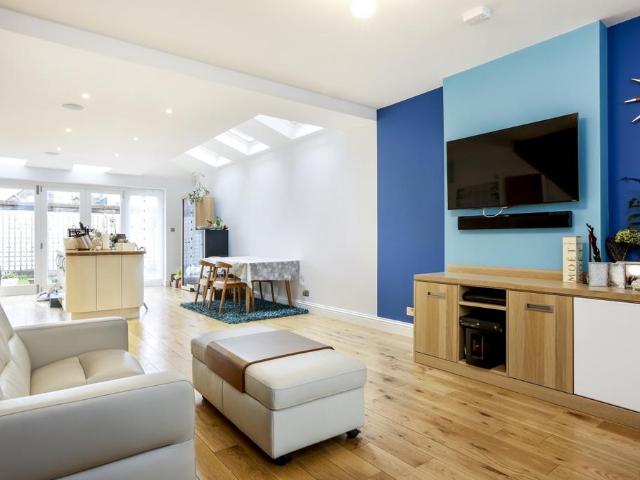 3 bedroom detached house to rent