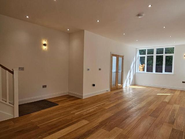 3 bedroom detached house to rent