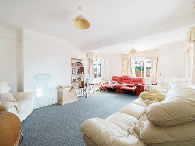 3 bedroom detached house to rent