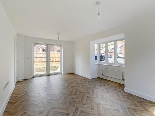 3 bedroom detached house to rent