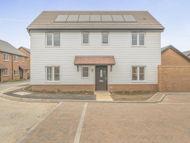 3 bedroom detached house to rent