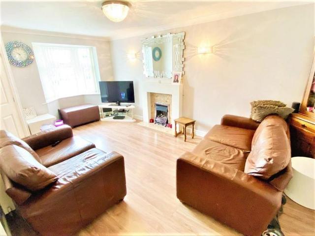 3 bedroom detached house to rent