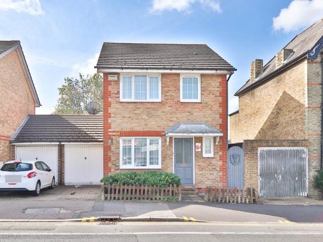 3 bedroom detached house to rent