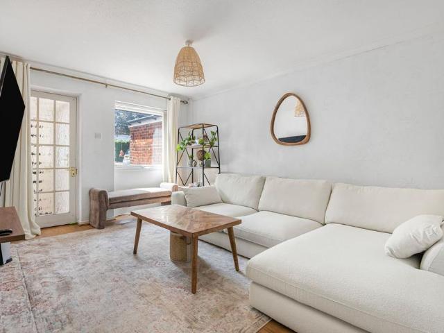 3 bedroom detached house to rent