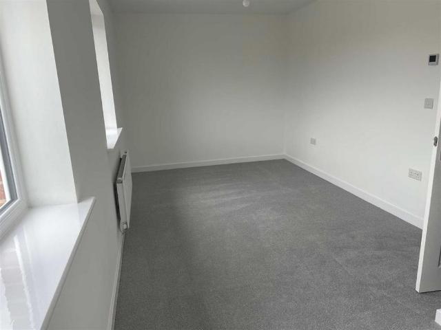3 bedroom detached house to rent