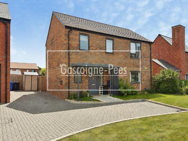 3 bedroom detached house to rent