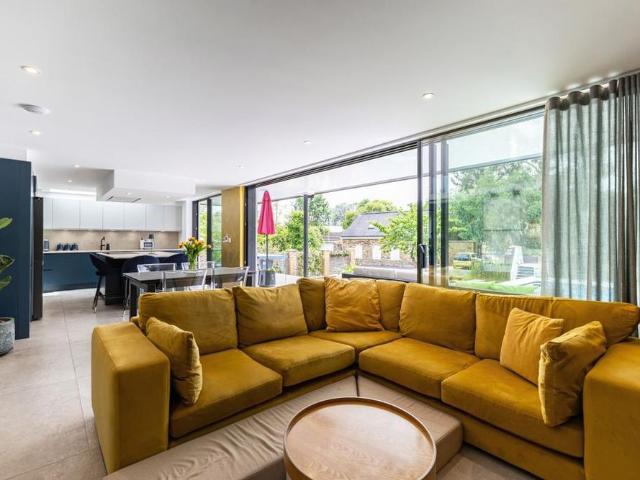 3 bedroom detached house to rent