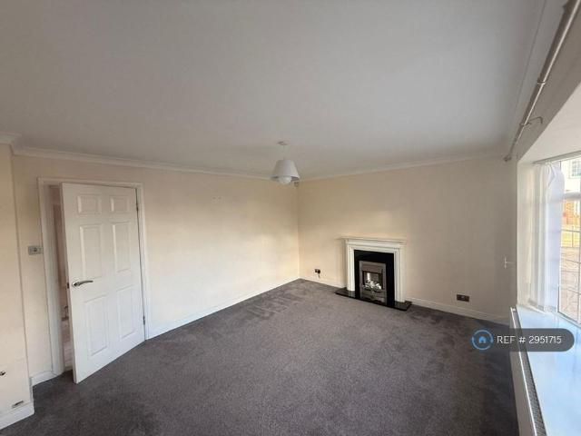 3 bedroom detached house to rent