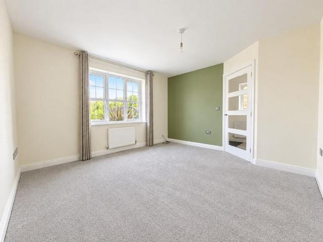 3 bedroom detached house to rent