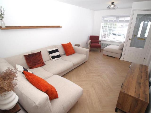 3 bedroom detached house to rent