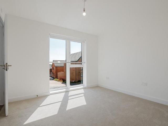 3 bedroom detached house to rent