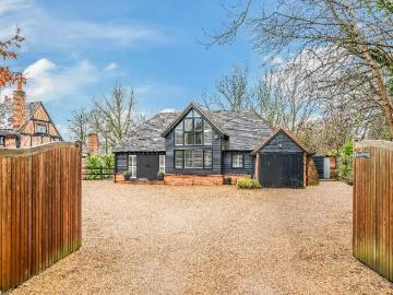 3 bedroom detached house to rent
