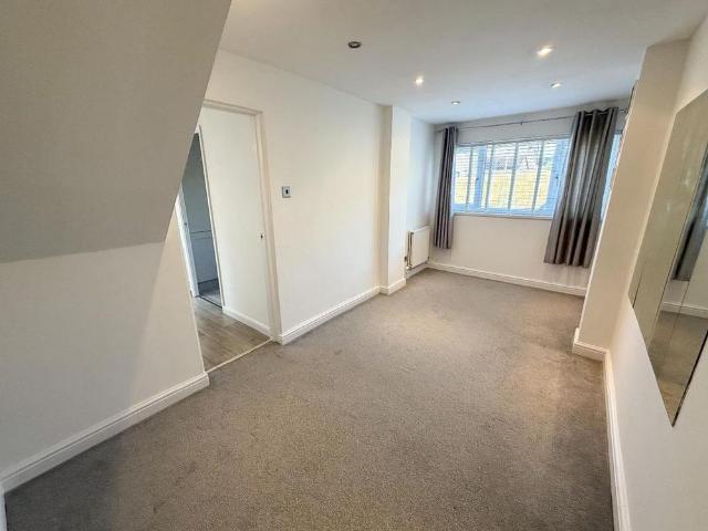 3 bedroom detached house to rent