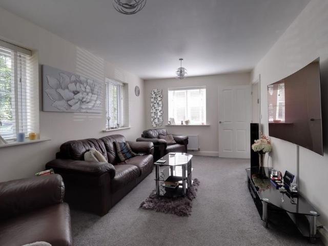 3 bedroom detached house to rent