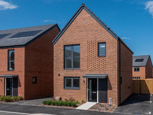 3 bedroom detached house to rent