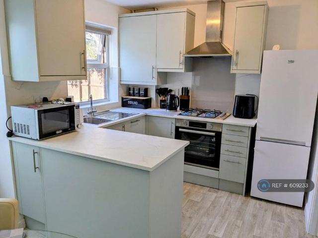 3 bedroom detached house to rent