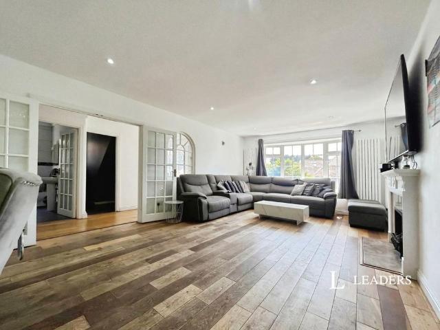 3 bedroom detached house to rent