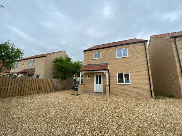 3 bedroom detached house to rent