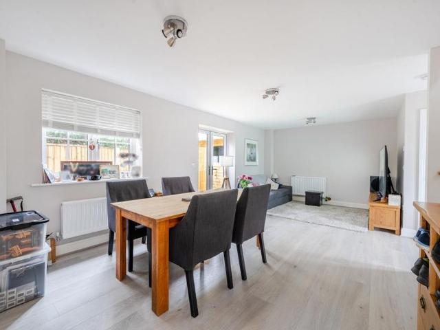 3 bedroom detached house to rent