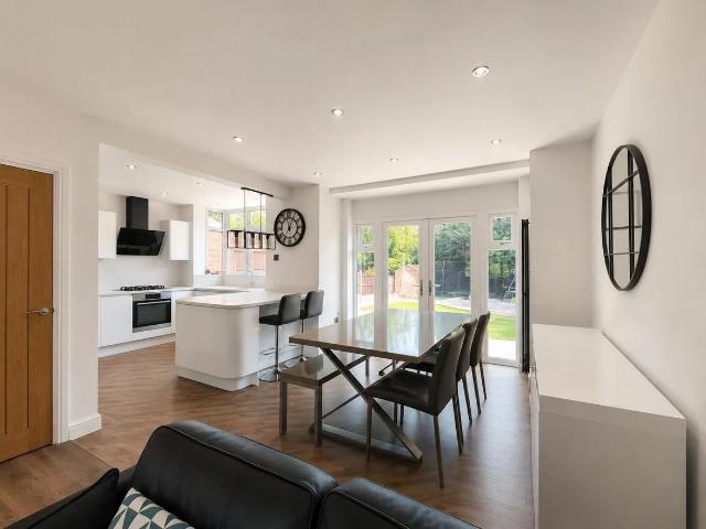 3 bedroom detached house to rent