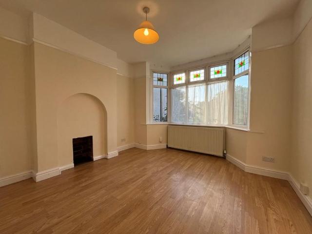 3 bedroom detached house to rent