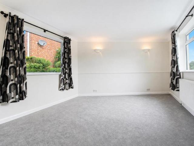 3 bedroom detached house to rent