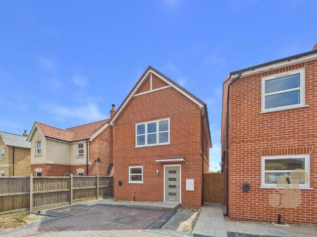 3 bedroom detached house to rent