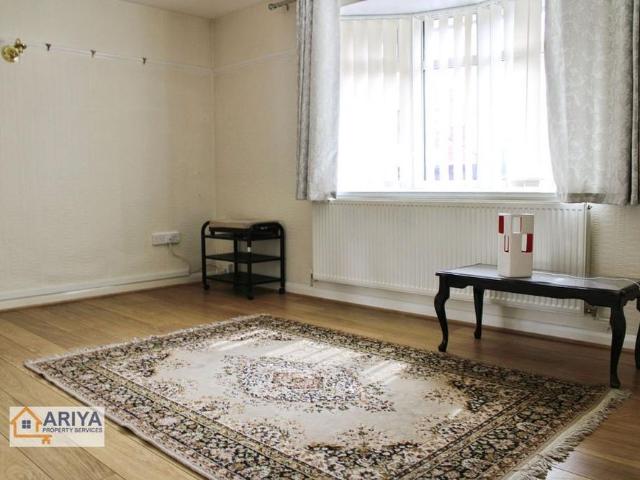 3 bedroom detached house to rent