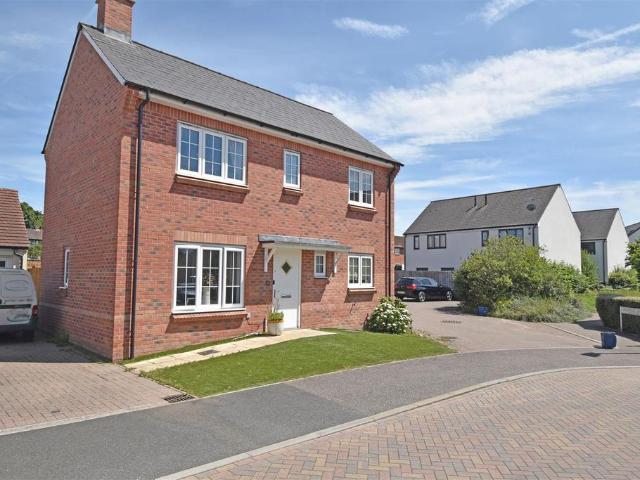 3 bedroom detached house to rent