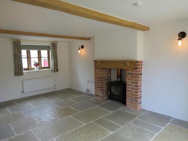 3 bedroom detached house to rent