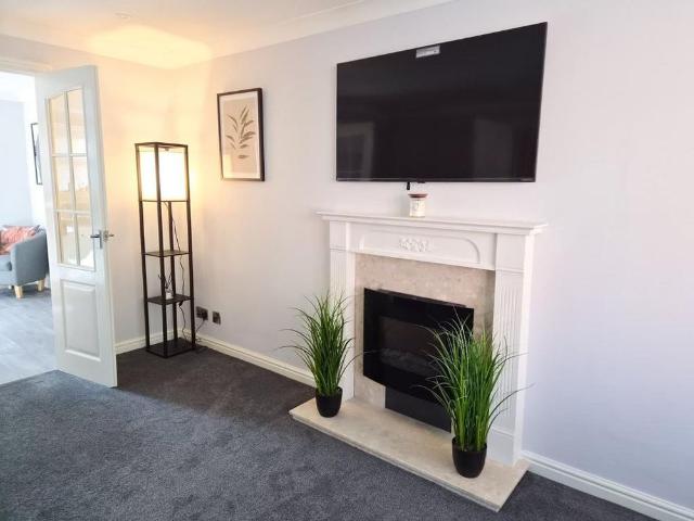 3 bedroom detached house to rent