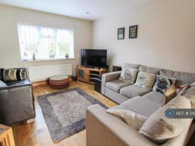 3 bedroom detached house to rent