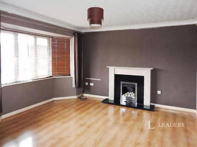 3 bedroom detached house to rent