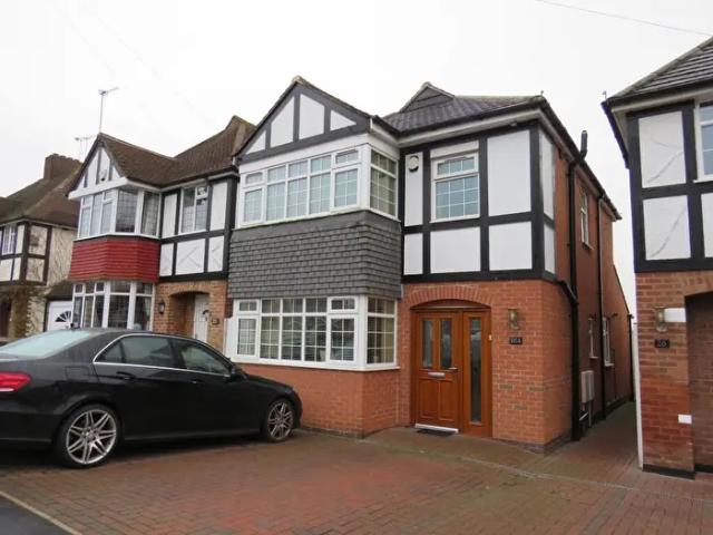 3 Bedroom Detached House To Rent In Uplands Road, Oadby, LE2