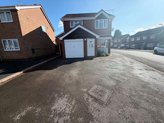 3 Bedroom Detached House To Rent In Walsh Grove, Birmingham, B23