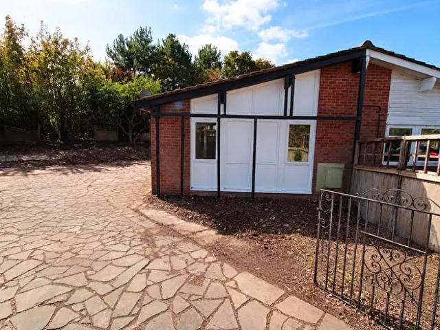 3 Bedroom Detached House To Rent In Bessemer Court, Blakelands, Milton Keynes, Buckinghamshire, MK14